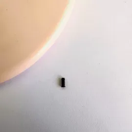 适用iphone苹果卡柱弹簧顶针小铁柱黑色小圆柱