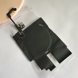 适用iphone苹果16 16plus 16pro 16promax内置无线充排线带闪光灯